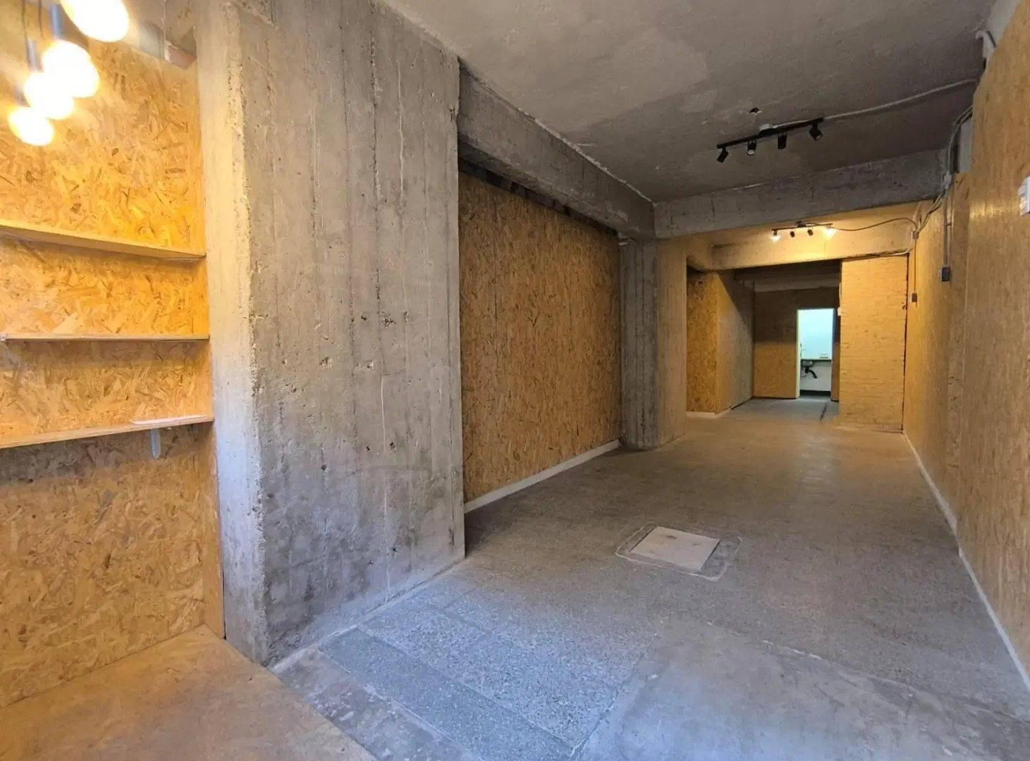 Alquiler local comercial en Monserrat 3