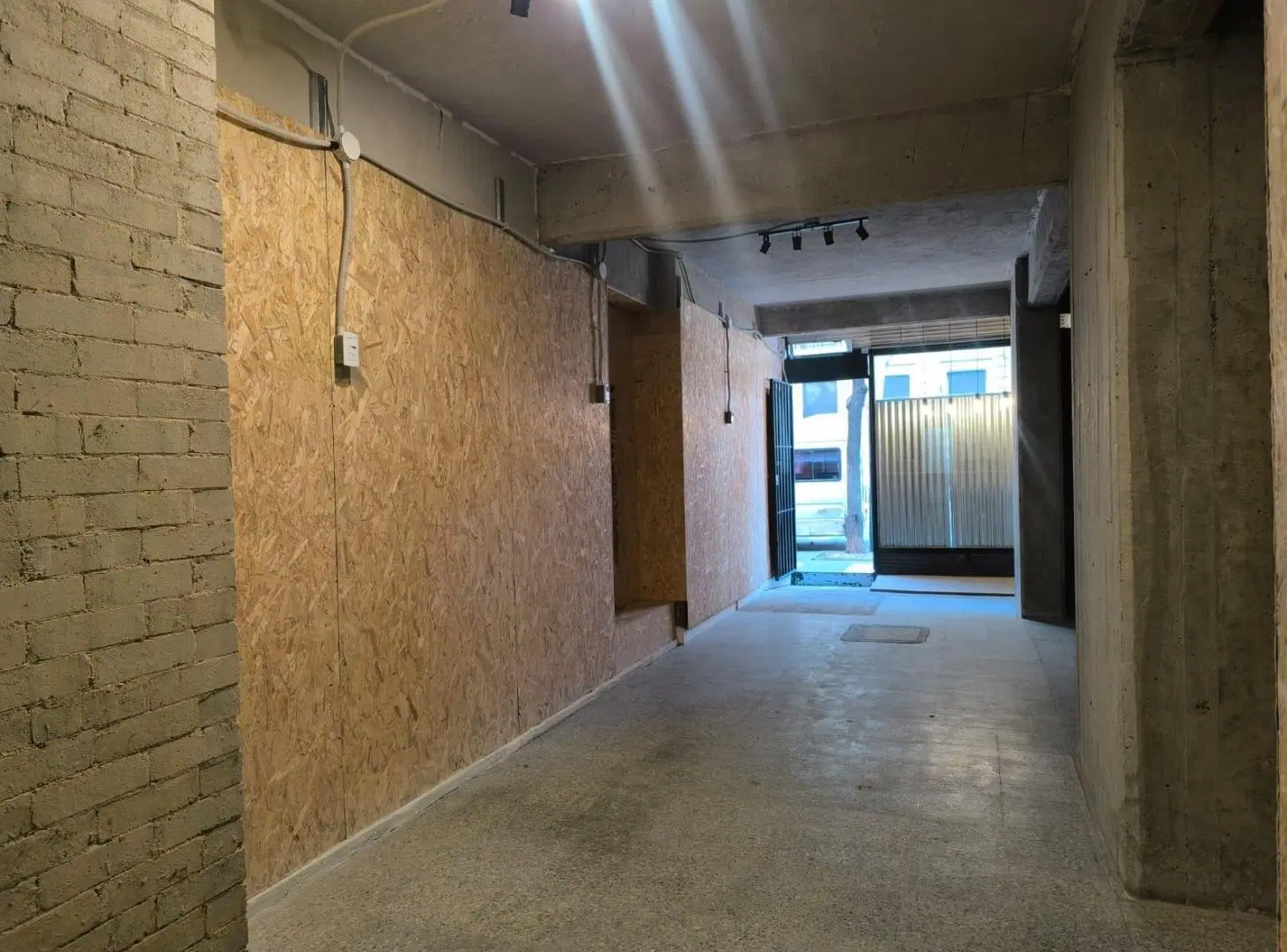 Alquiler local comercial en Monserrat 5