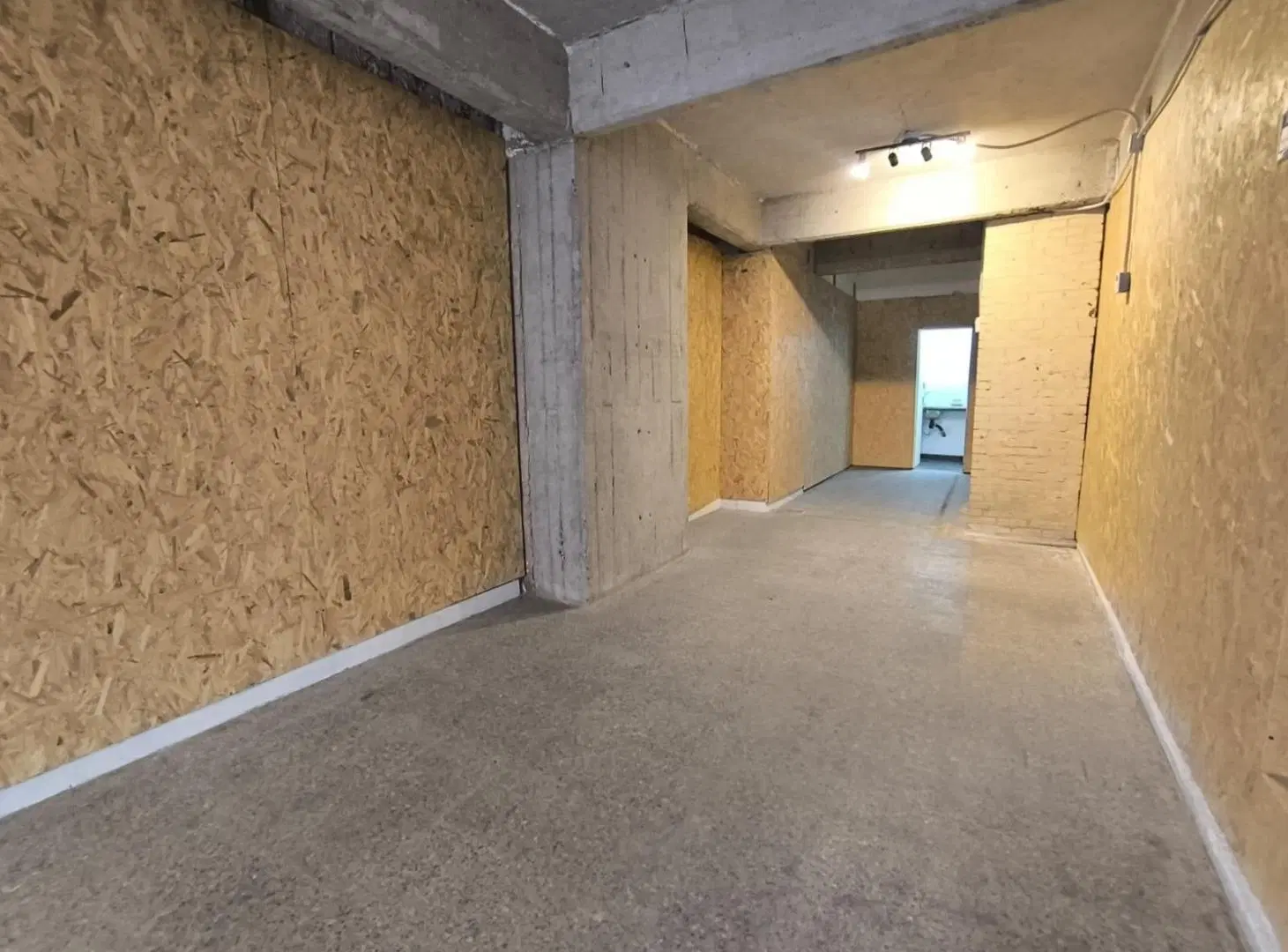 Alquiler local comercial en Monserrat 2