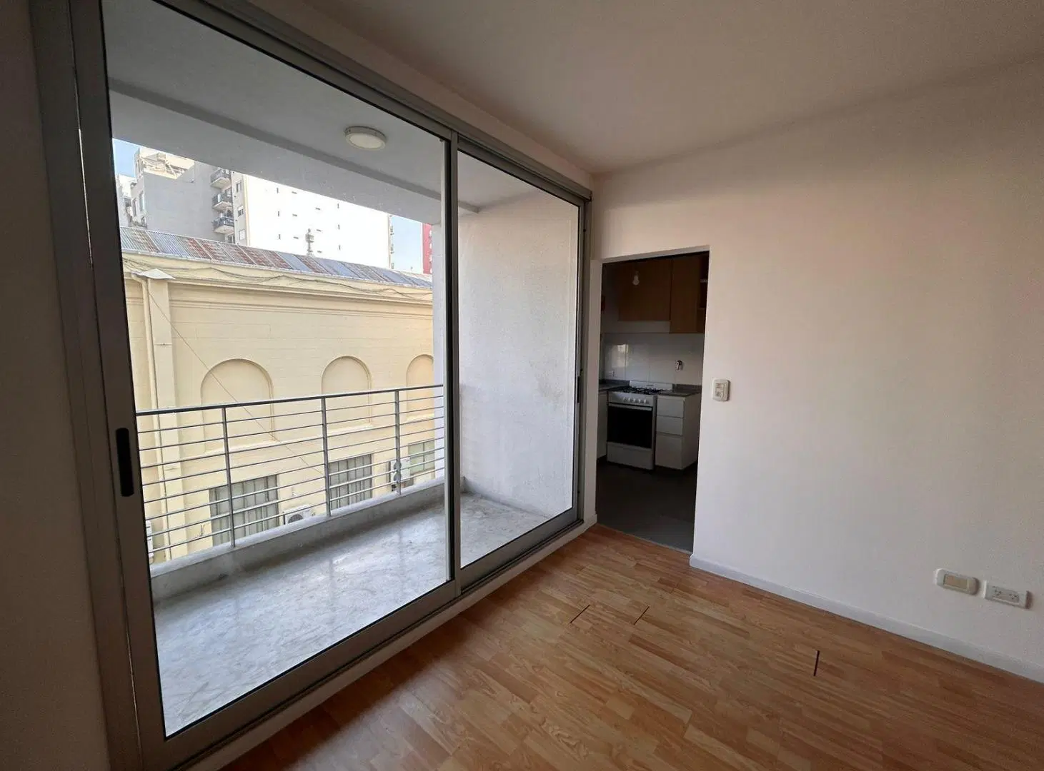 Alquiler Departamento monoambiente con cochera en San Cristóbal 3