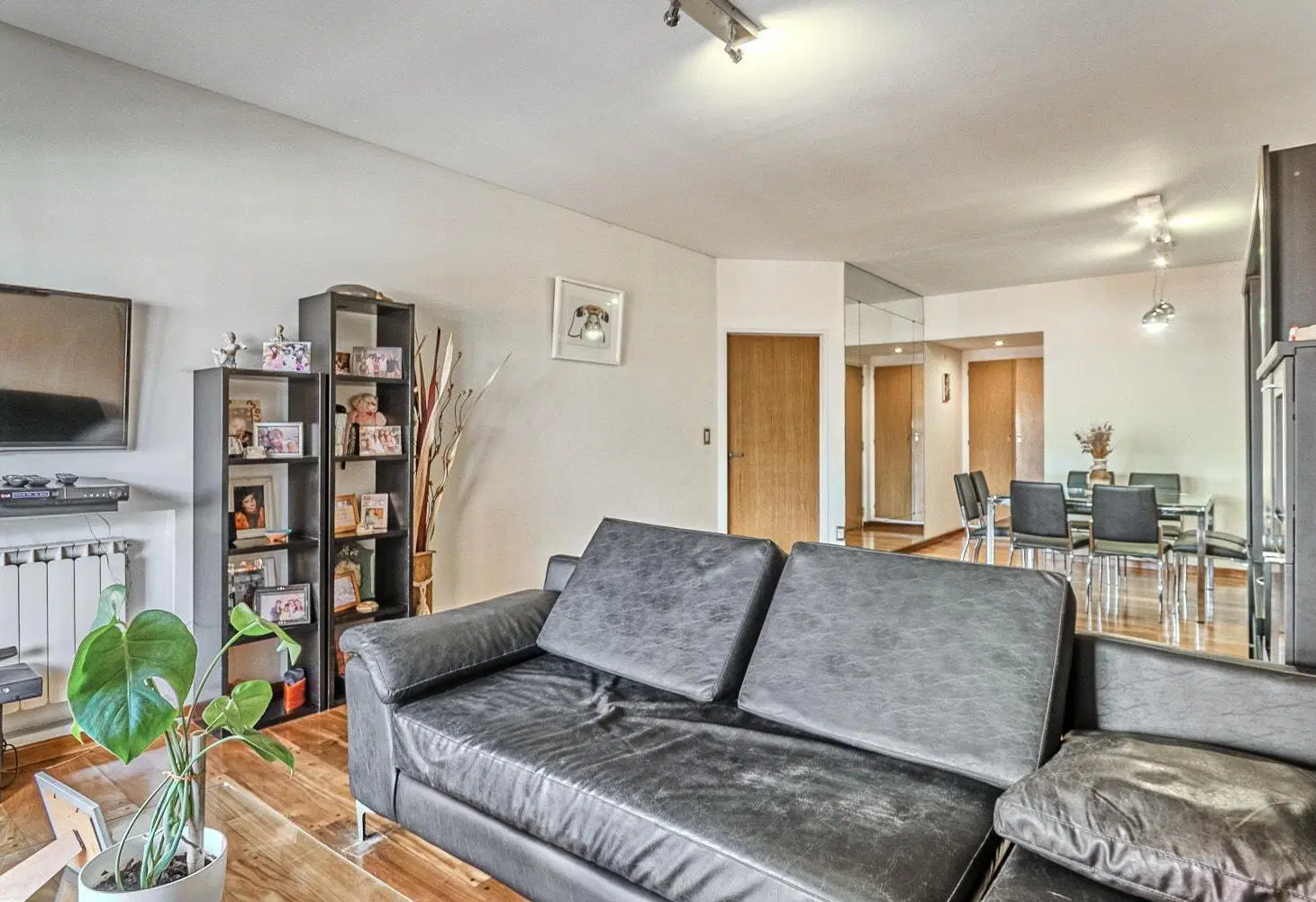Venta departamento 4 ambientes con 2 cocheras y terraza con quincho 8