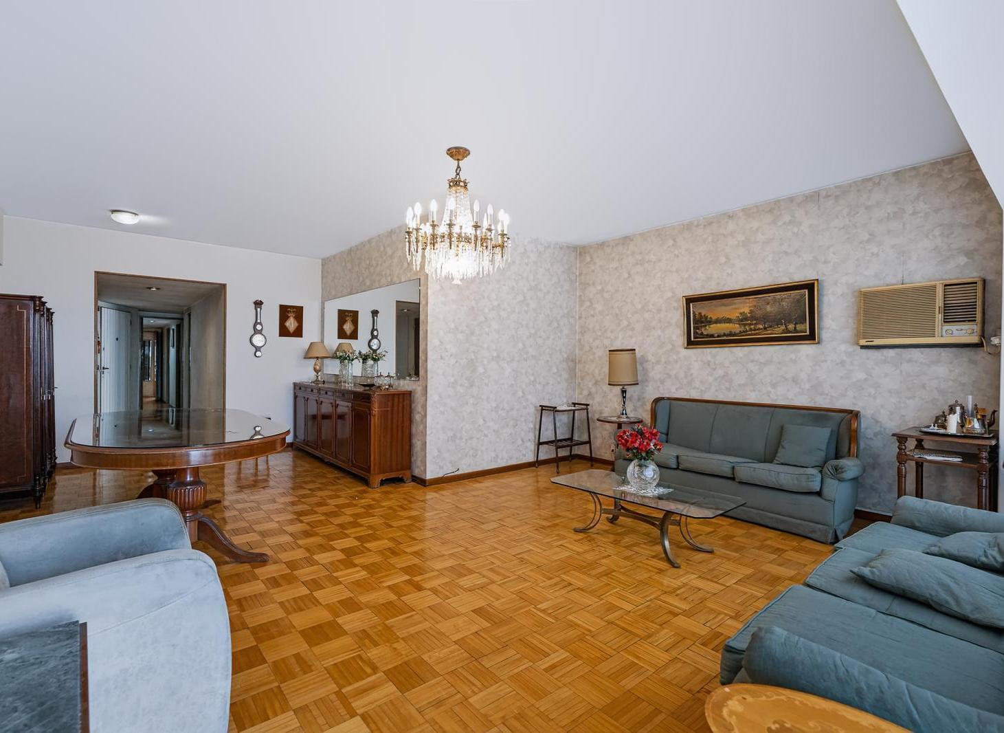 Foto de Venta departamento 4 ambientes con cochera en Flores, imagen 1