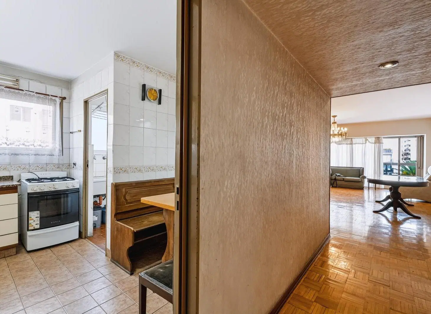 Venta departamento 4 ambientes con cochera en Flores 8