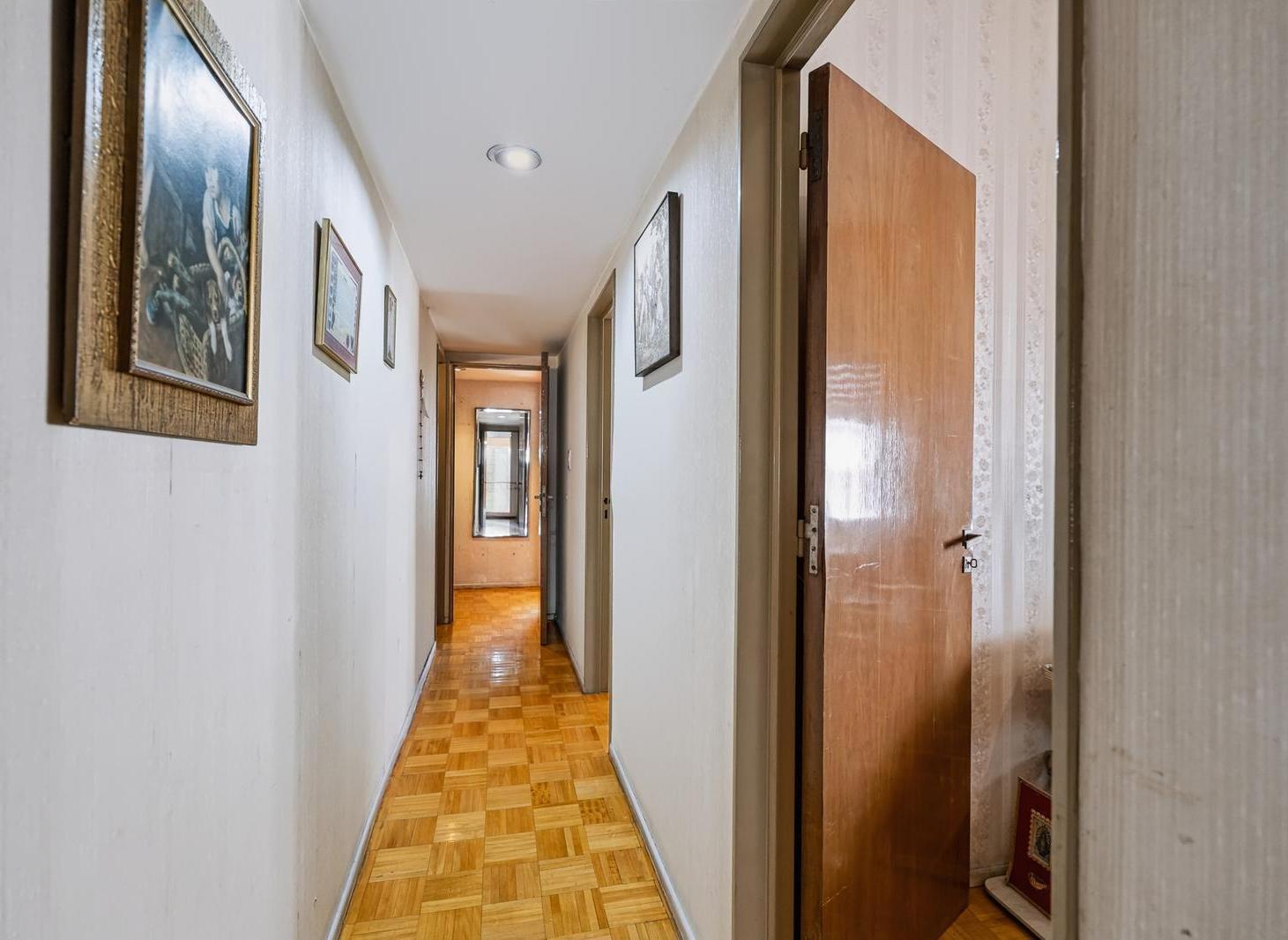 Foto de Venta departamento 4 ambientes con cochera en Flores, imagen 4