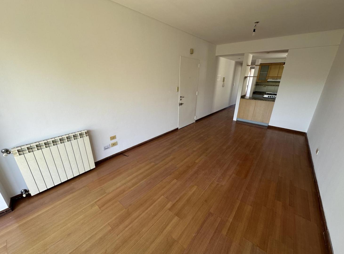 Foto de Alquiler departamento 2 ambientes con cochera en Parque Chacabuco, imagen 4