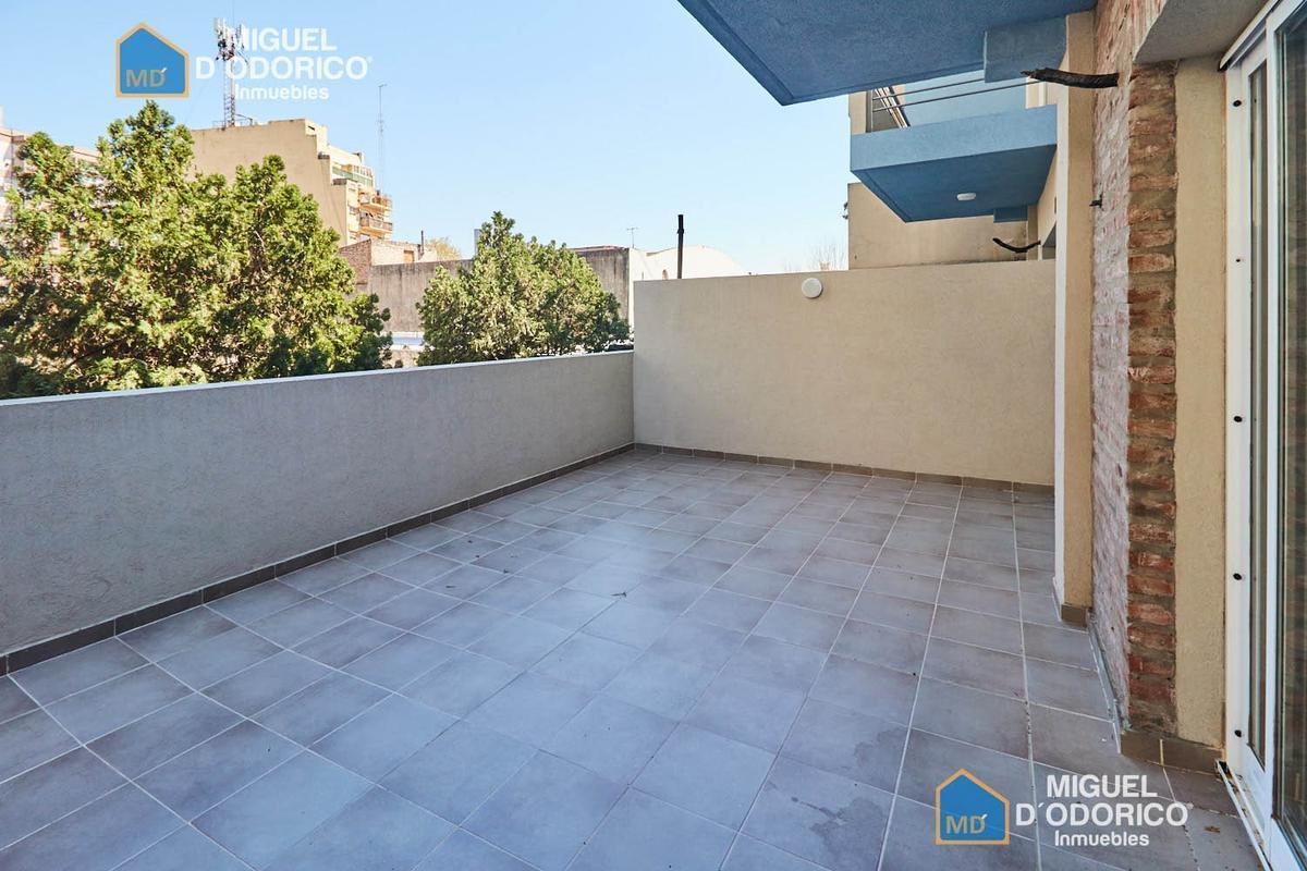 Foto de Alquiler Monoambiente con patio en Floresta, imagen 3