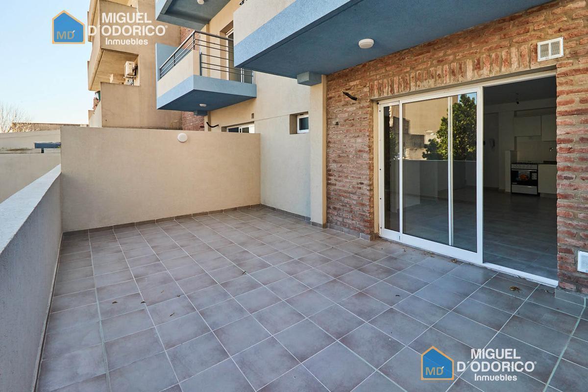 Foto de Alquiler Monoambiente con patio en Floresta, imagen 1