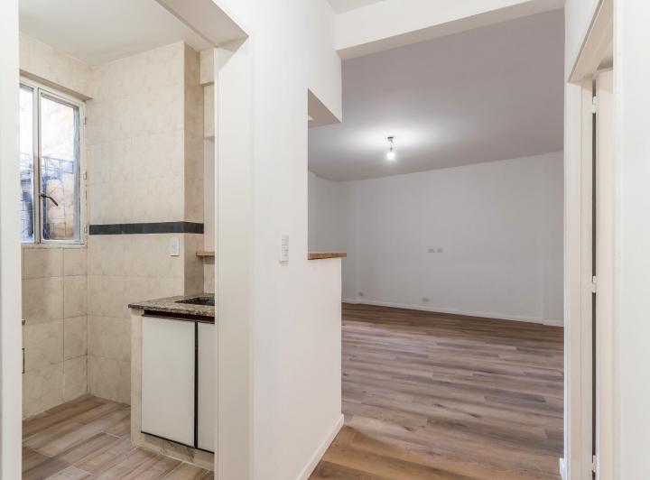 Departamento de 3 Ambientes con Balcón en Venta. Caballito. 3