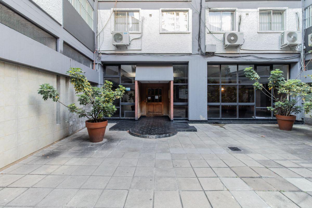 Foto de Departamento de 3 Ambientes en Venta. Balvanera., imagen 2