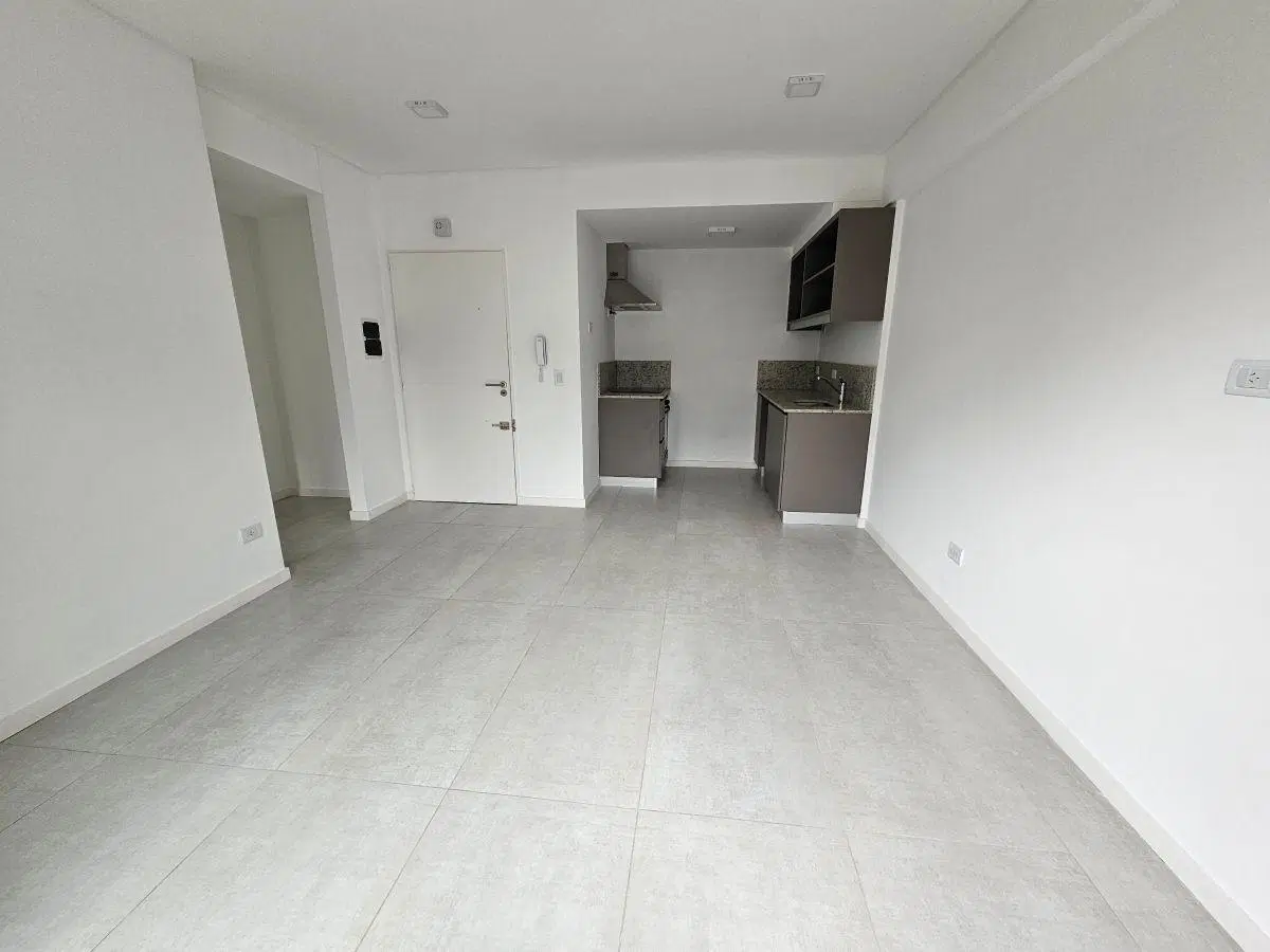 Departamento de 2 Ambientes a Estrenar en Alquiler con Balcón Terraza. Flores 8
