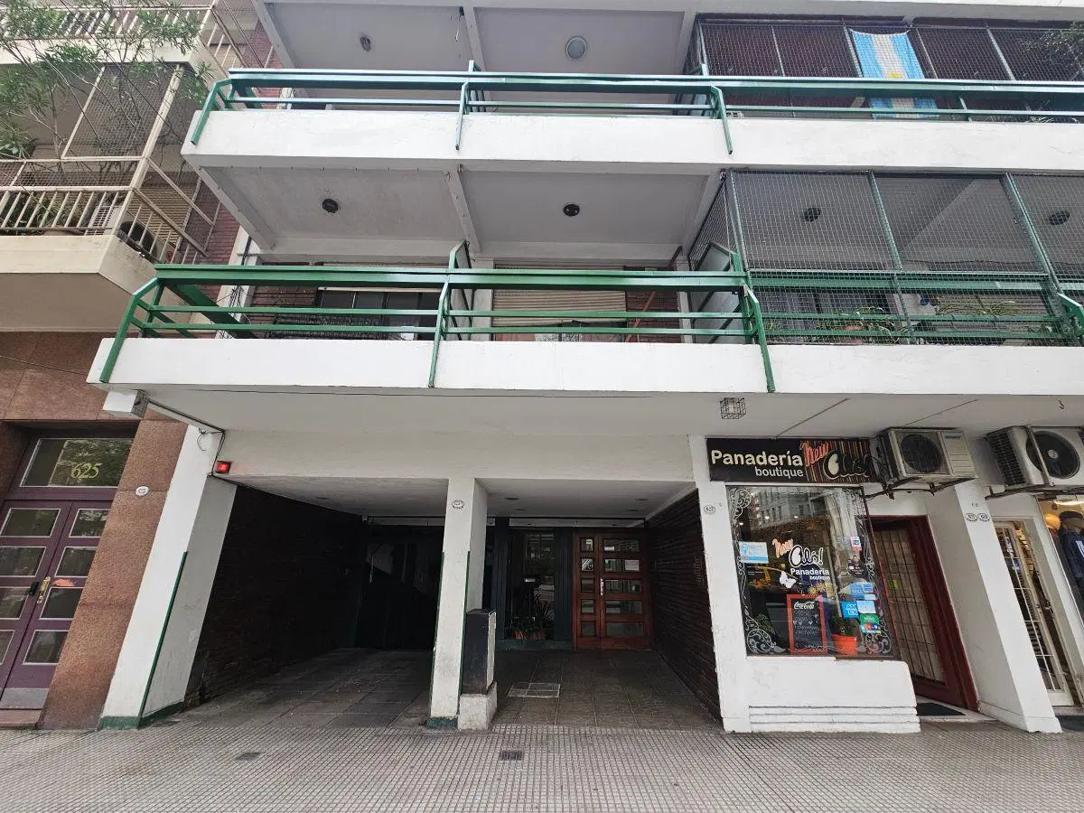 Departamento 2 Ambientes al Frente con Balcón en Alquiler | Caballito 3