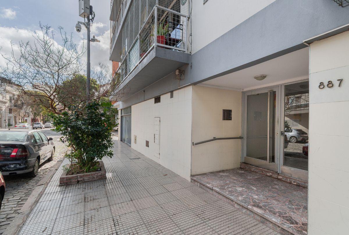 Foto de Departamento de 3 Ambientes en Venta con Balcón. Flores, imagen 3