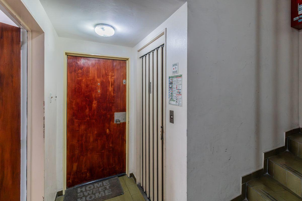 Foto de Departamento de 3 Ambientes en Venta con Balcón. Flores, imagen 5