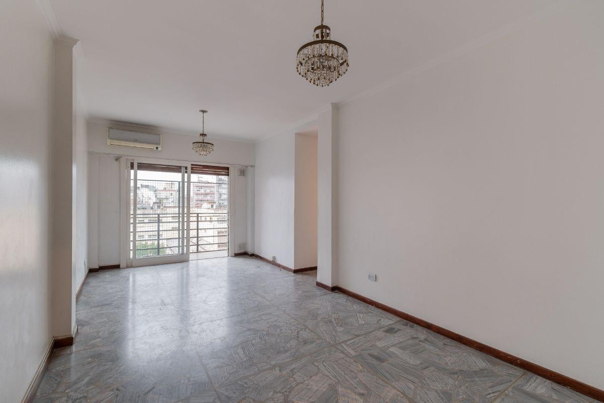 Foto de Departamento de 3 ambientes con dependencia, balcón y cochera. Caballito, imagen 5