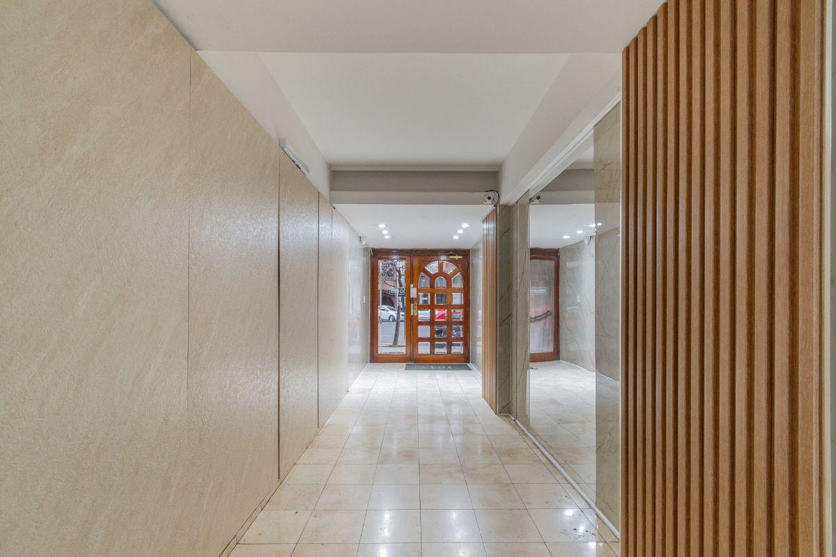 Foto de Departamento de 3 ambientes con dependencia, balcón y cochera. Caballito, imagen 3