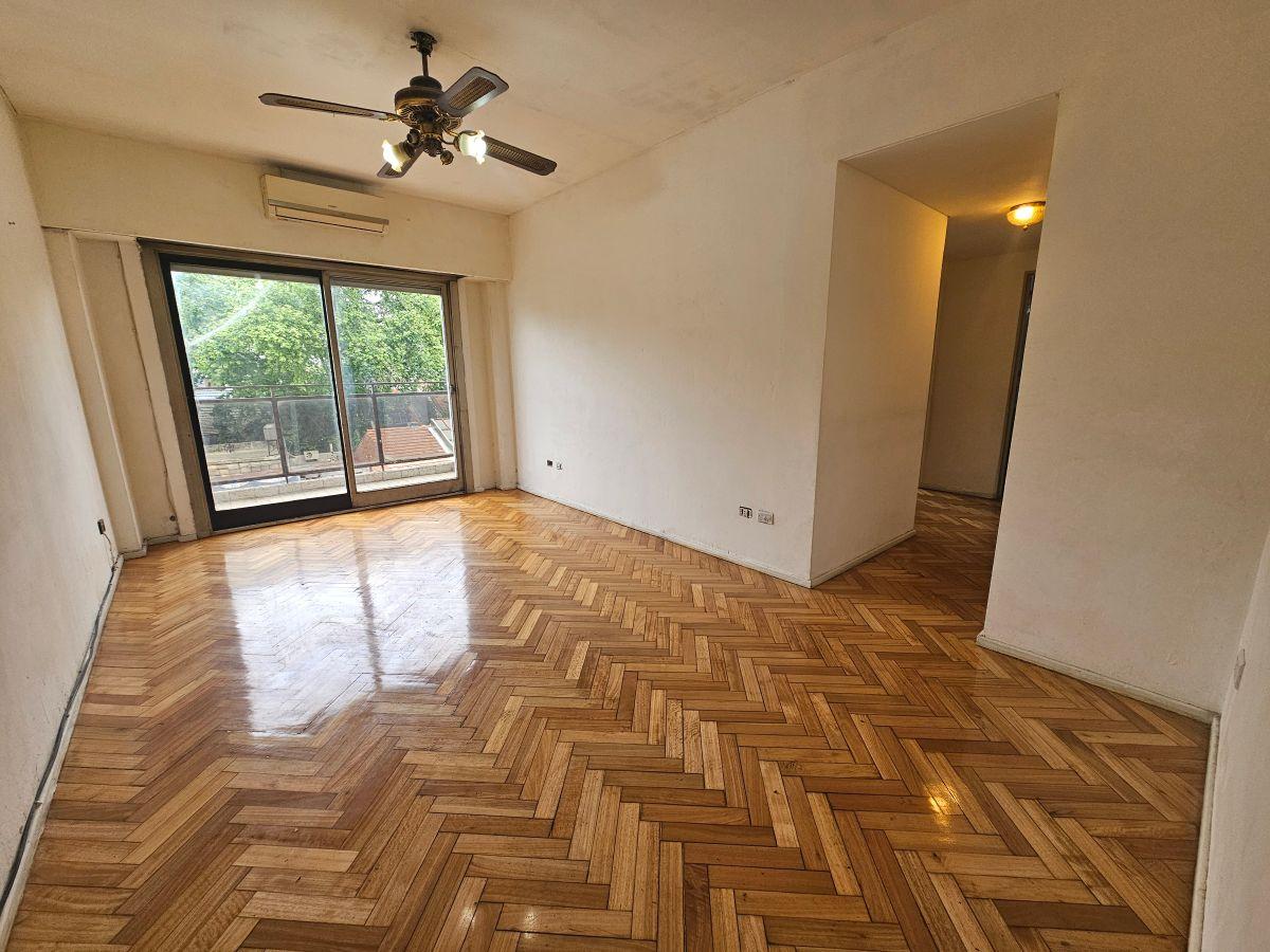Foto de Departamento de 3 Ambientes con Balcon en Alquiler. Flores, imagen 1