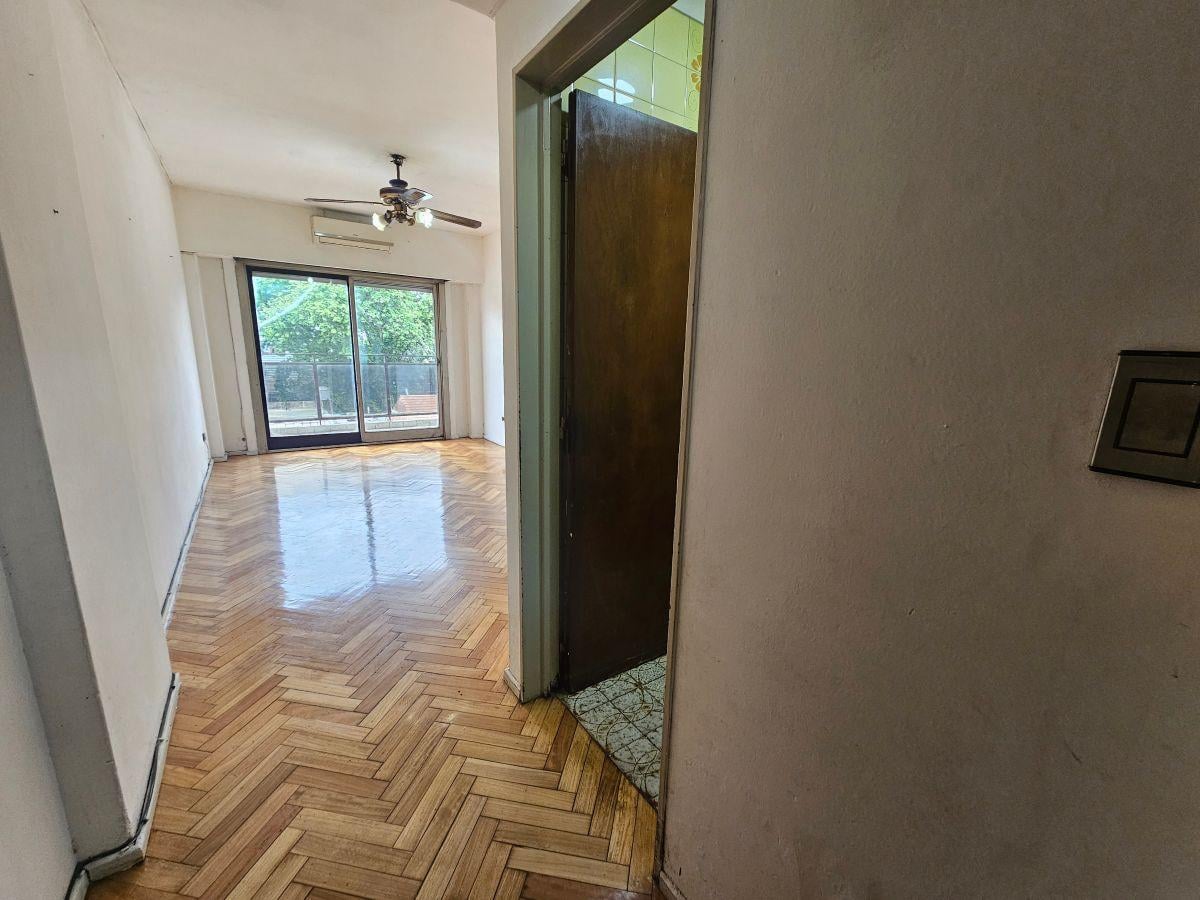 Foto de Departamento de 3 Ambientes con Balcon en Alquiler. Flores, imagen 5