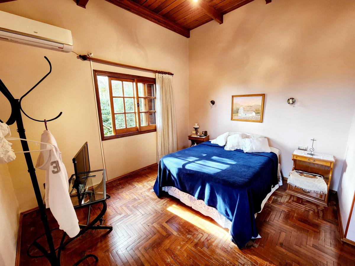 Venta: Casa - 4 Dorm. 5 Baños - Pileta y Quincho - José Muñoz - Carlos Paz 3