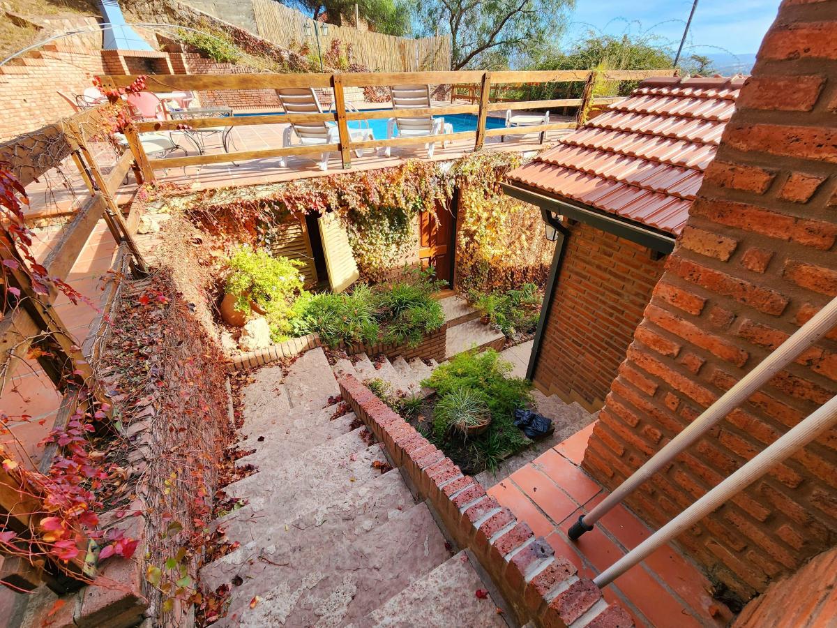 Venta: Casa - 4 Dorm. 5 Baños - Pileta y Quincho - José Muñoz - Carlos Paz 4