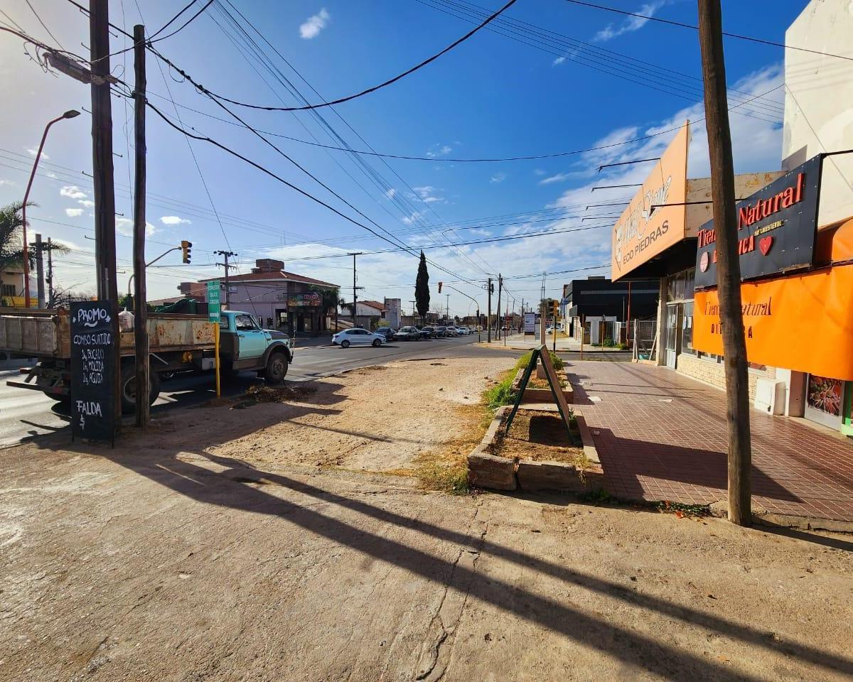 Foto de Venta: Local Comercial - 150 M² - Sobre Avenida Carcano - Villa Carlos, imagen 3
