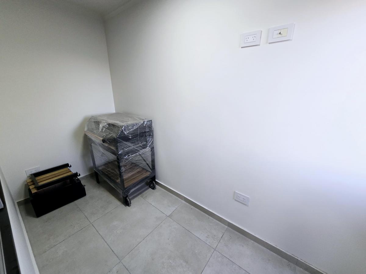 Venta: Departamento - 1 Dormitorio y Medio 2 Baños - Pileta Cochera - Sol y Lago 5