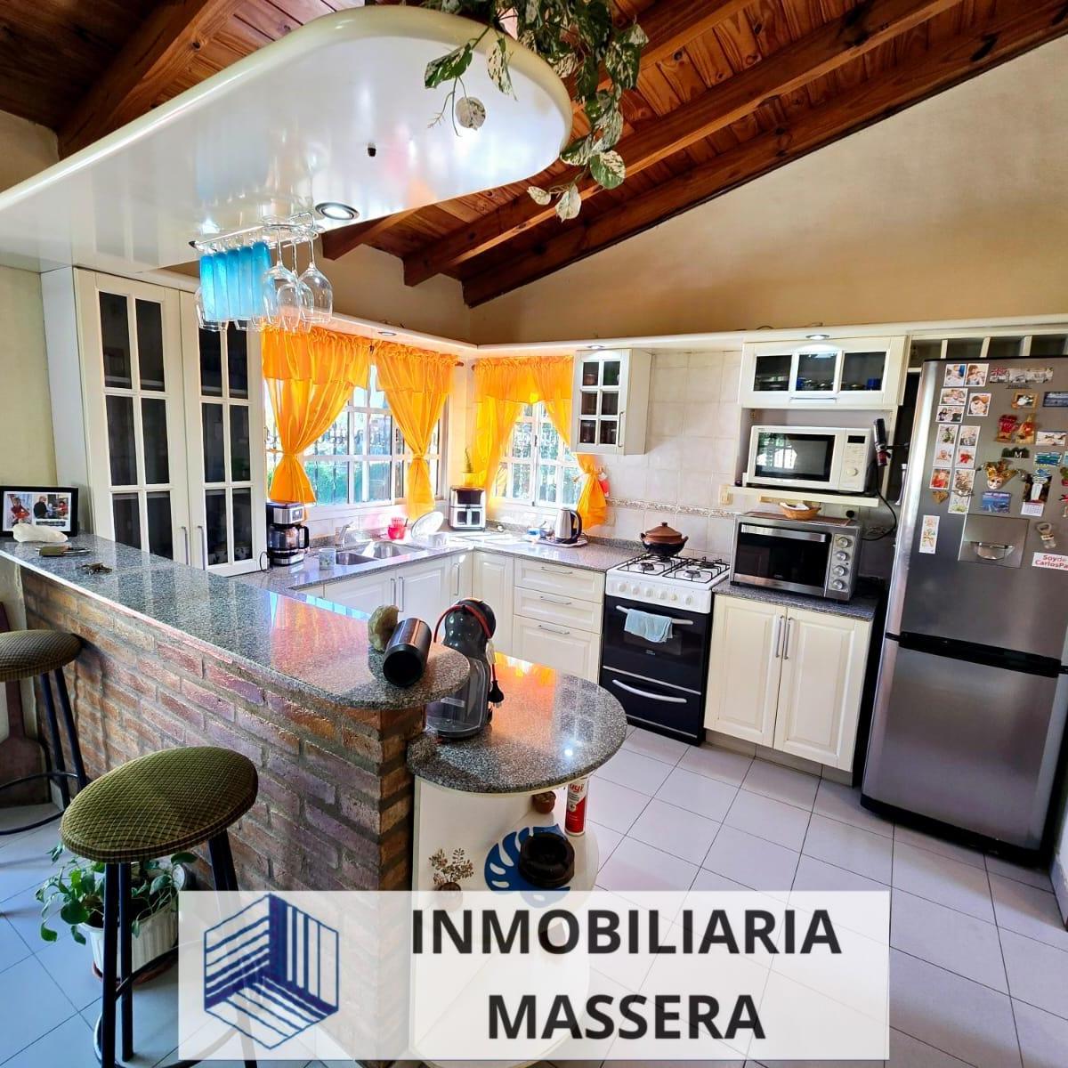 Venta: Casa - 3 Dorm. 2 Baños - Patio - Zona Balneario - Villa Carlos Paz 2
