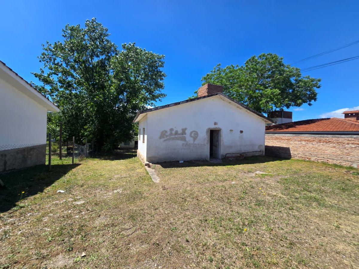 Venta: 2 Casas a refaccionar - 720 m2 de terreno - Miguel Muñoz - Carlos Paz