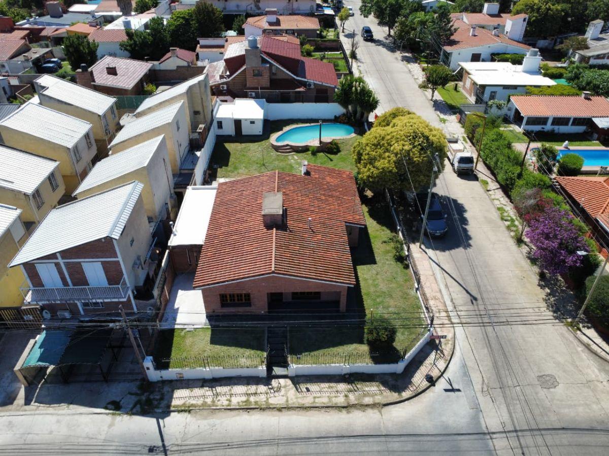 ALQUILER TEMPORARIO: Casa - 3 dormitorios - Quincho con asador, pileta, cochera - Carlos Paz