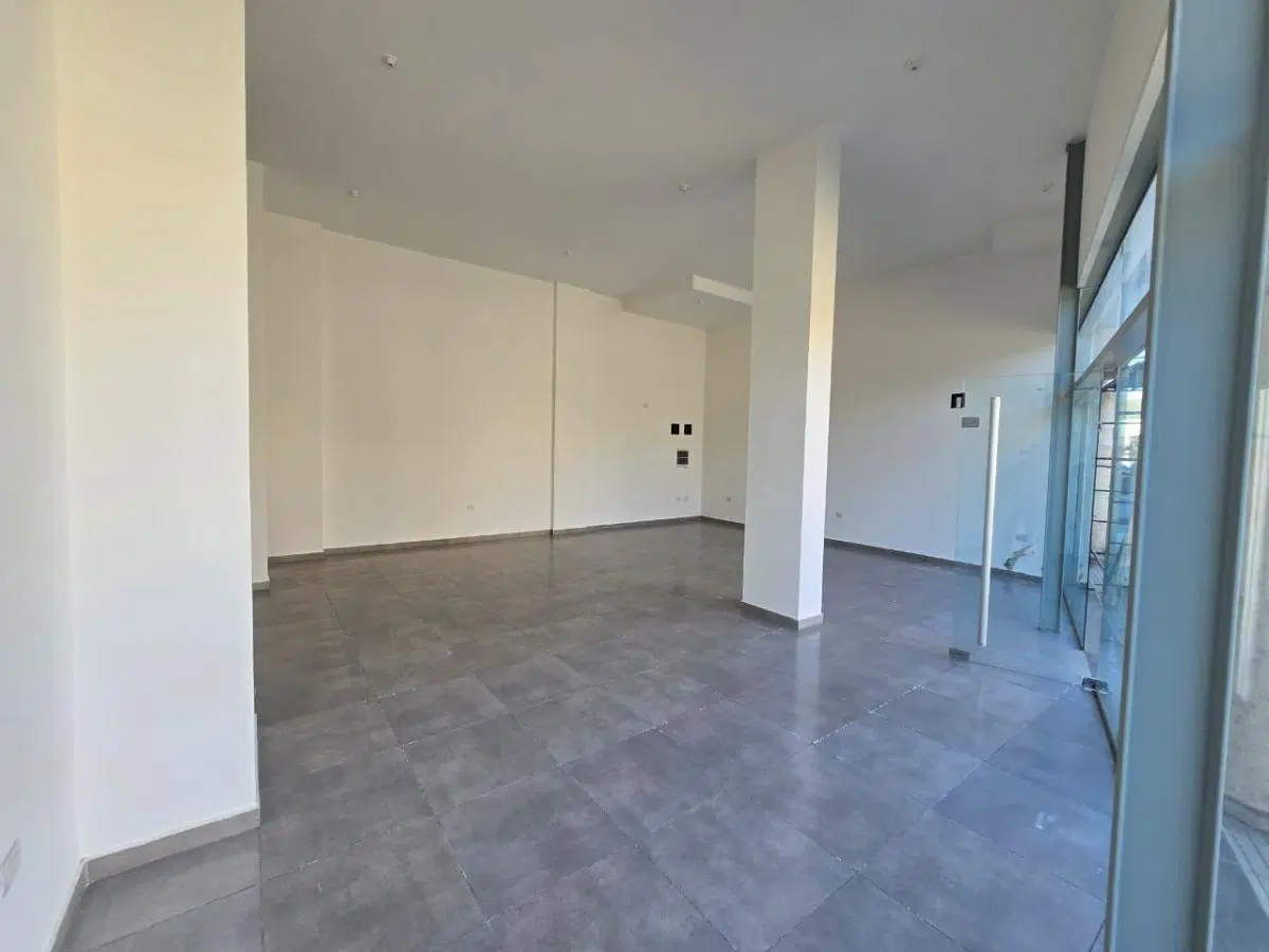 Venta: Local comercial - 55m2 con 2 baños - Centro - Carlos Paz 2