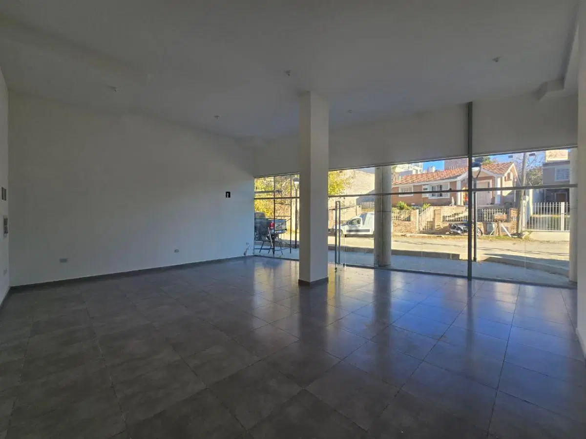 Venta: Local comercial - 55m2 con 2 baños - Centro - Carlos Paz 4