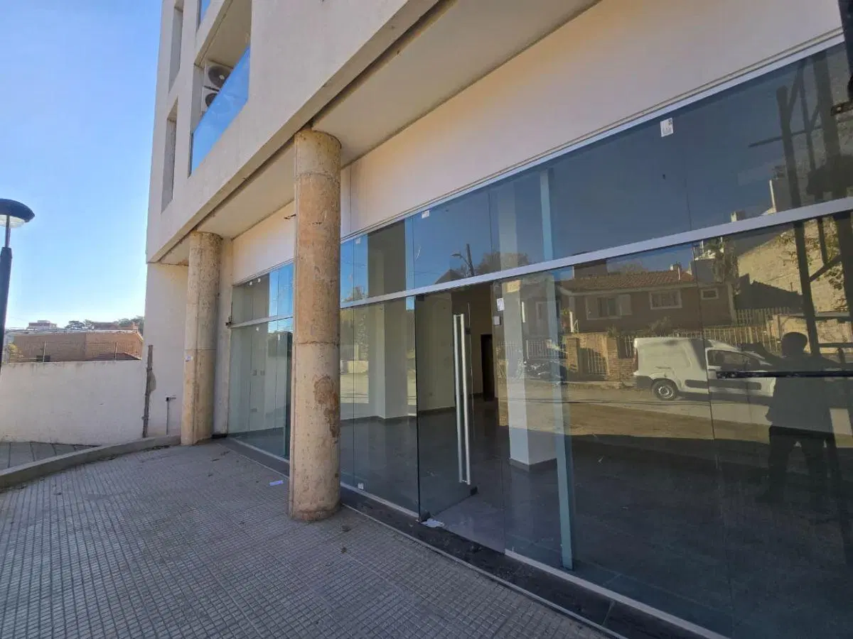 Venta: Local comercial - 55m2 con 2 baños - Centro - Carlos Paz 3