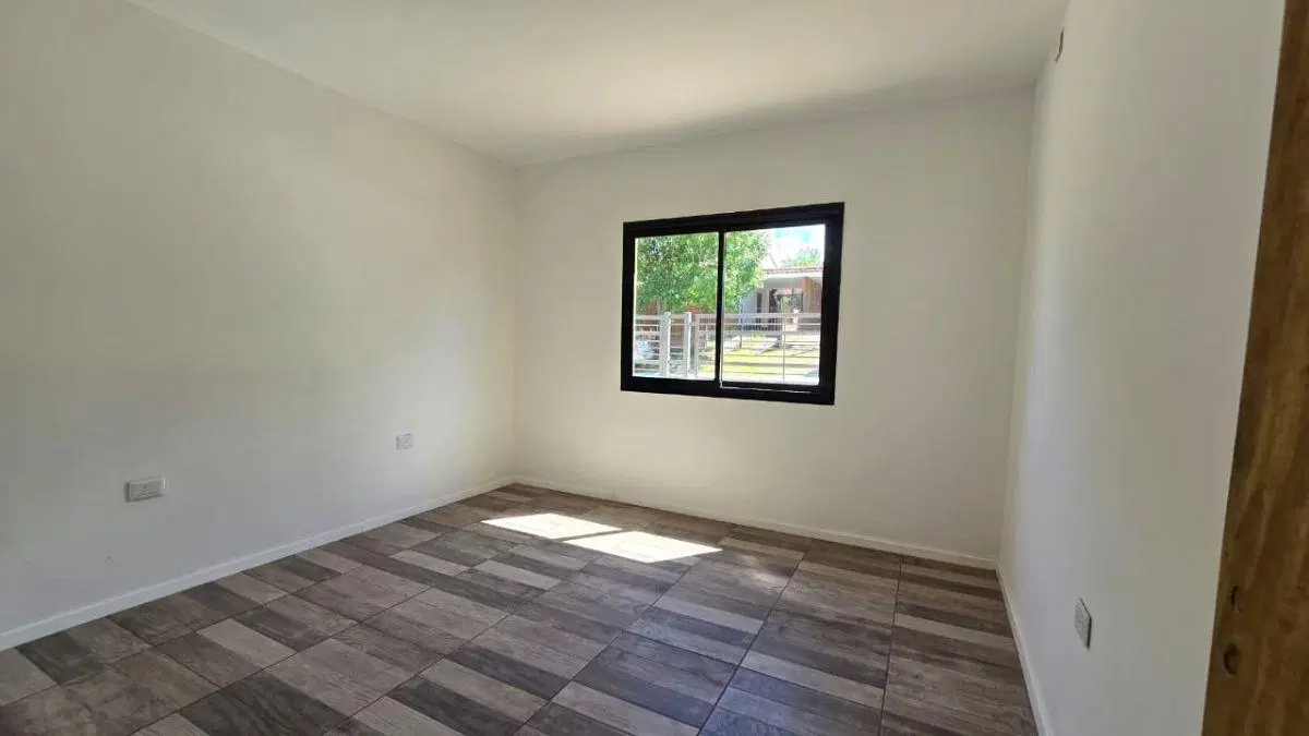 Venta: Casa a estrenar - 3 dormitorios - patio y pileta - Playas de oro - Carlos Paz 1