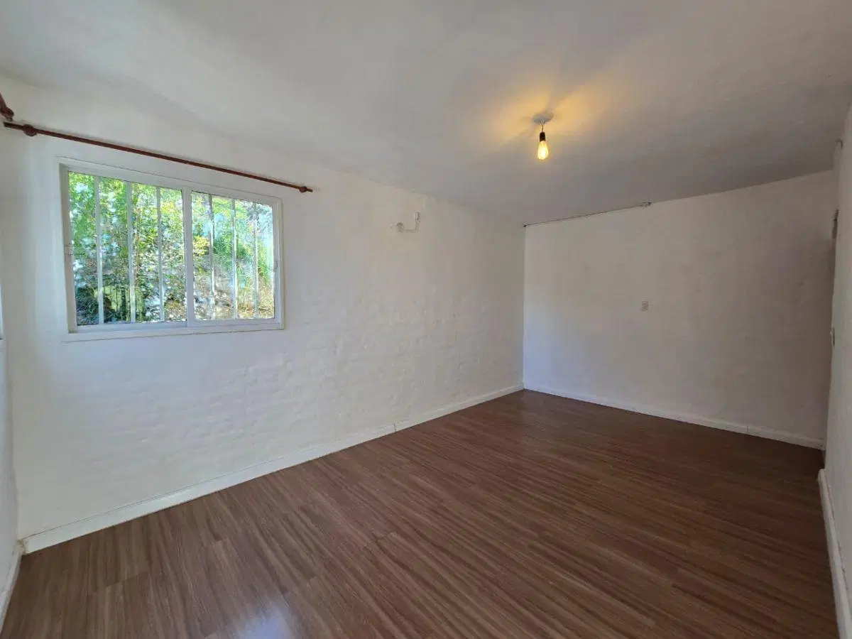 Venta: Casa - 2 dormitorios - Patio, pileta y cochera - Villa del Lago - Carlos Paz 5