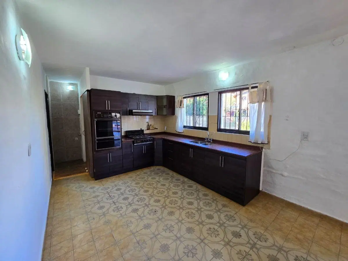 Venta: Casa - 2 dormitorios - Patio, pileta y cochera - Villa del Lago - Carlos Paz 4