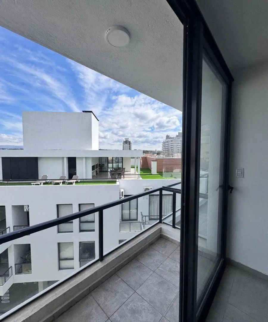 Venta: Departamento - 1 dormitorio amplio - balcón, pileta y cochera - Centro - Carlos Paz 3