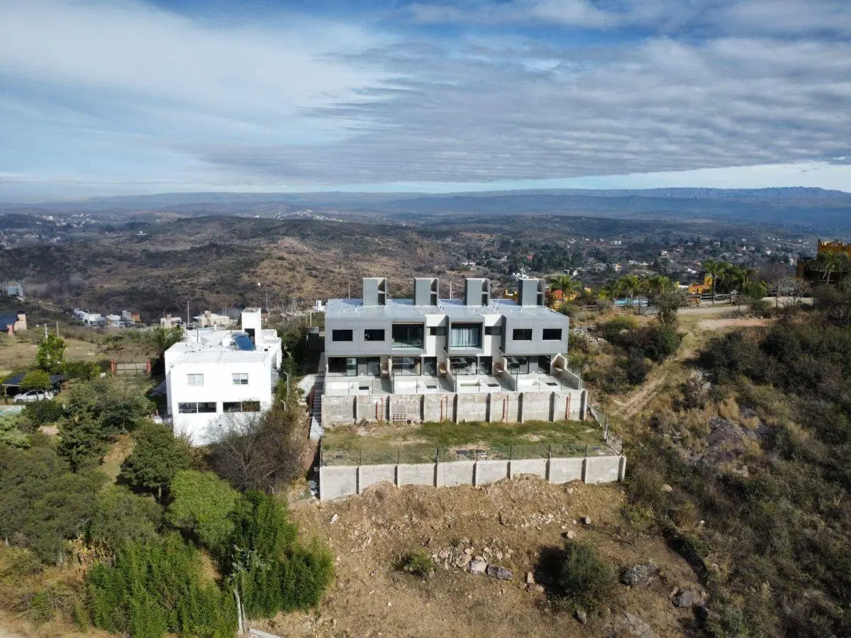 Venta: Departamento Duplex - 3 Dormitorios - Jacuzzi y Caldera Dual - Villa Del Lago - Carlos Paz 3