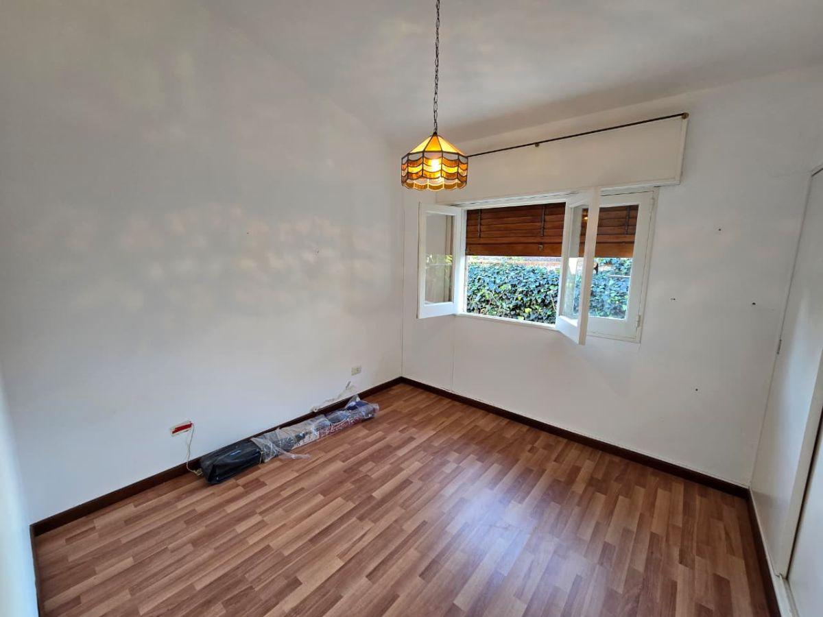 Foto de Venta: Casa - 4 dormitorios 3 baños - Patio, quincho - José Muñoz, imagen 3