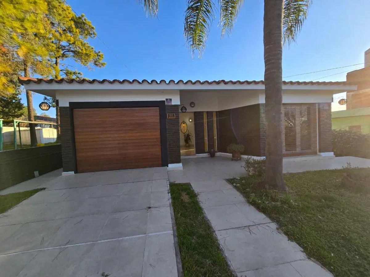 Venta: Casa - 4 dormitorios 4 baños - Patio, quincho - José Muñoz - Carlos Paz 1