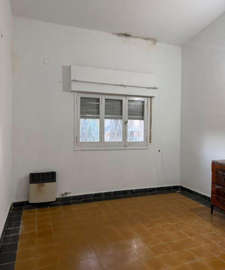 Foto de Venta: Casa - 2 dormitorios - Patio con asador y cochera - Villa, imagen 5