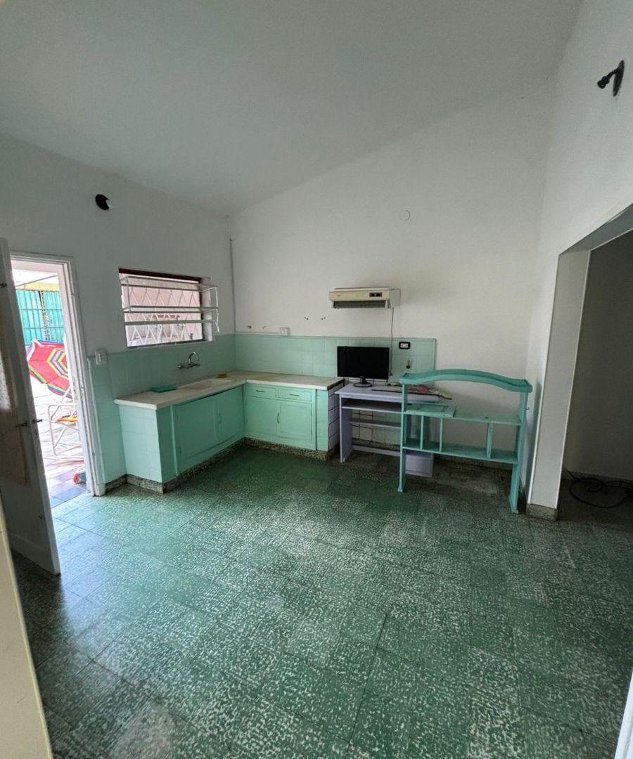Foto de Venta: Casa - 2 dormitorios - Patio con asador y cochera - Villa, imagen 3