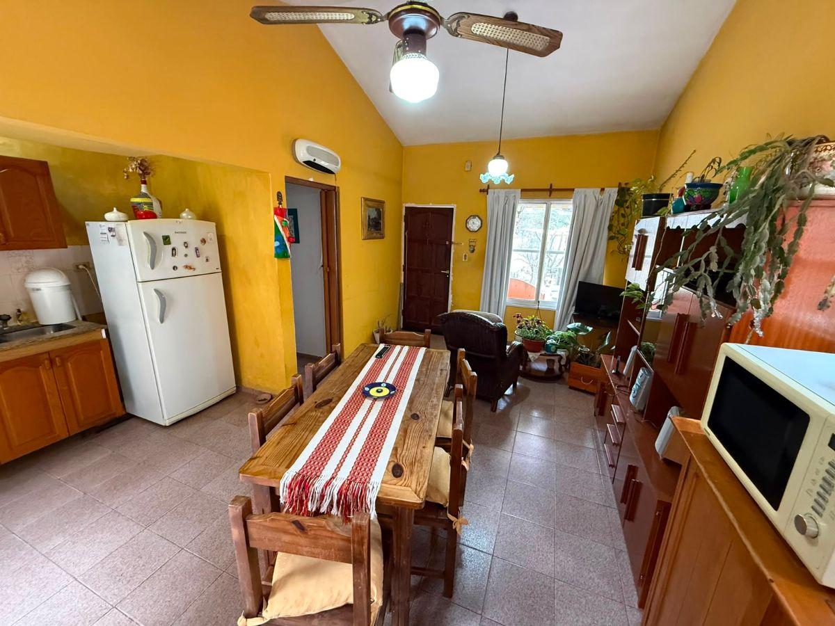 Foto de Venta: Casa - 3 dormitorios - 2 baños - Patio y cochera - Costa Azul, imagen 3