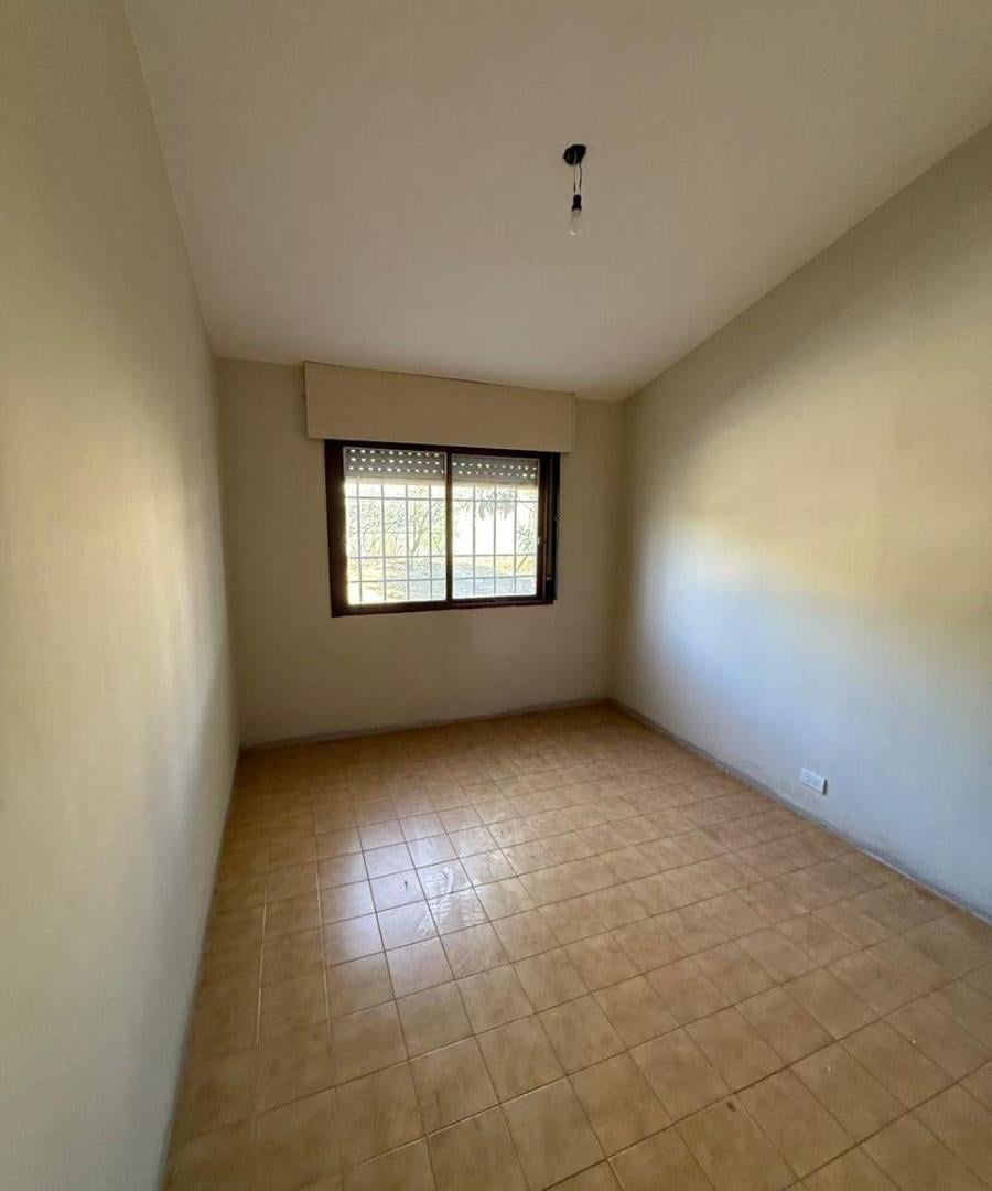 Foto de Venta: Casa - 3 dormitorios - Patio y cochera - Centro - Carlos Paz, imagen 4
