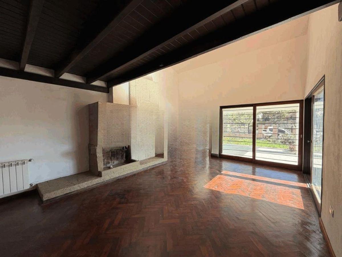 Foto de ALQUILER ANUAL: Casa - 3 dormitorios - patio y cochera - José Muñoz, imagen 3