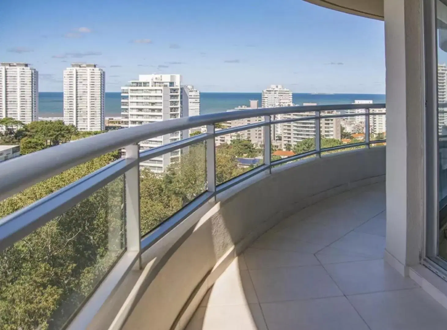 Espectacular Departamento en Punta del Este con Vistas al Mar - TM6298842 5