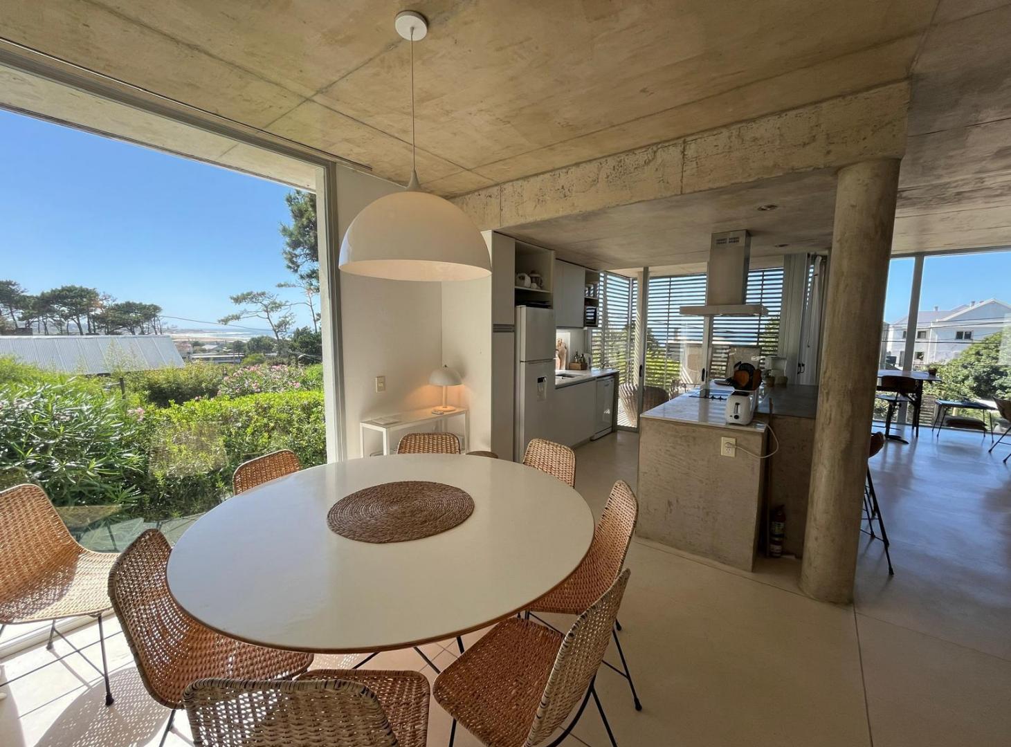 Foto de MONTOYA LA BARRA ALQUILER CASA ENTRE PATIOS CON PILETA Y VISTA AL MAR, imagen 2