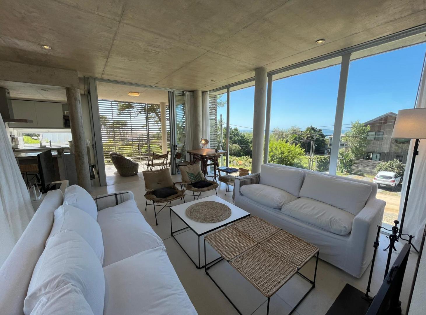 Foto de MONTOYA LA BARRA ALQUILER CASA ENTRE PATIOS CON PILETA Y VISTA AL MAR, imagen 3