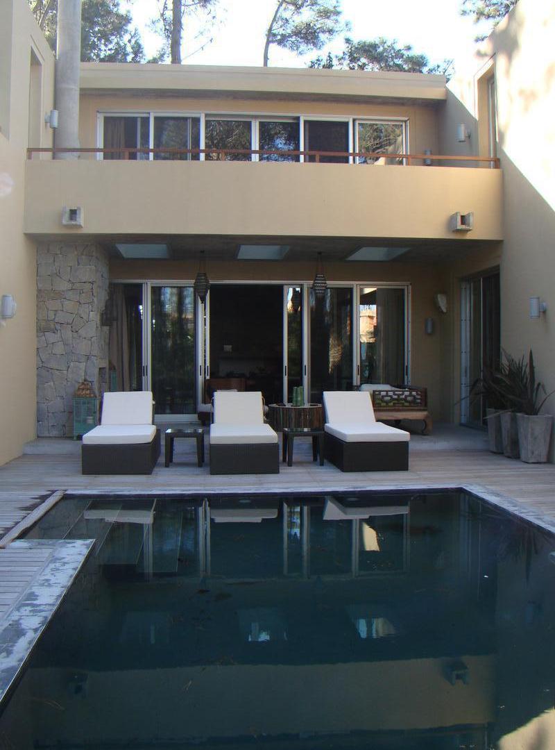 Foto de LAGUNA BLANCA VENTA Y ALQUILER CASA GUSMANO - TM 43388, imagen 2
