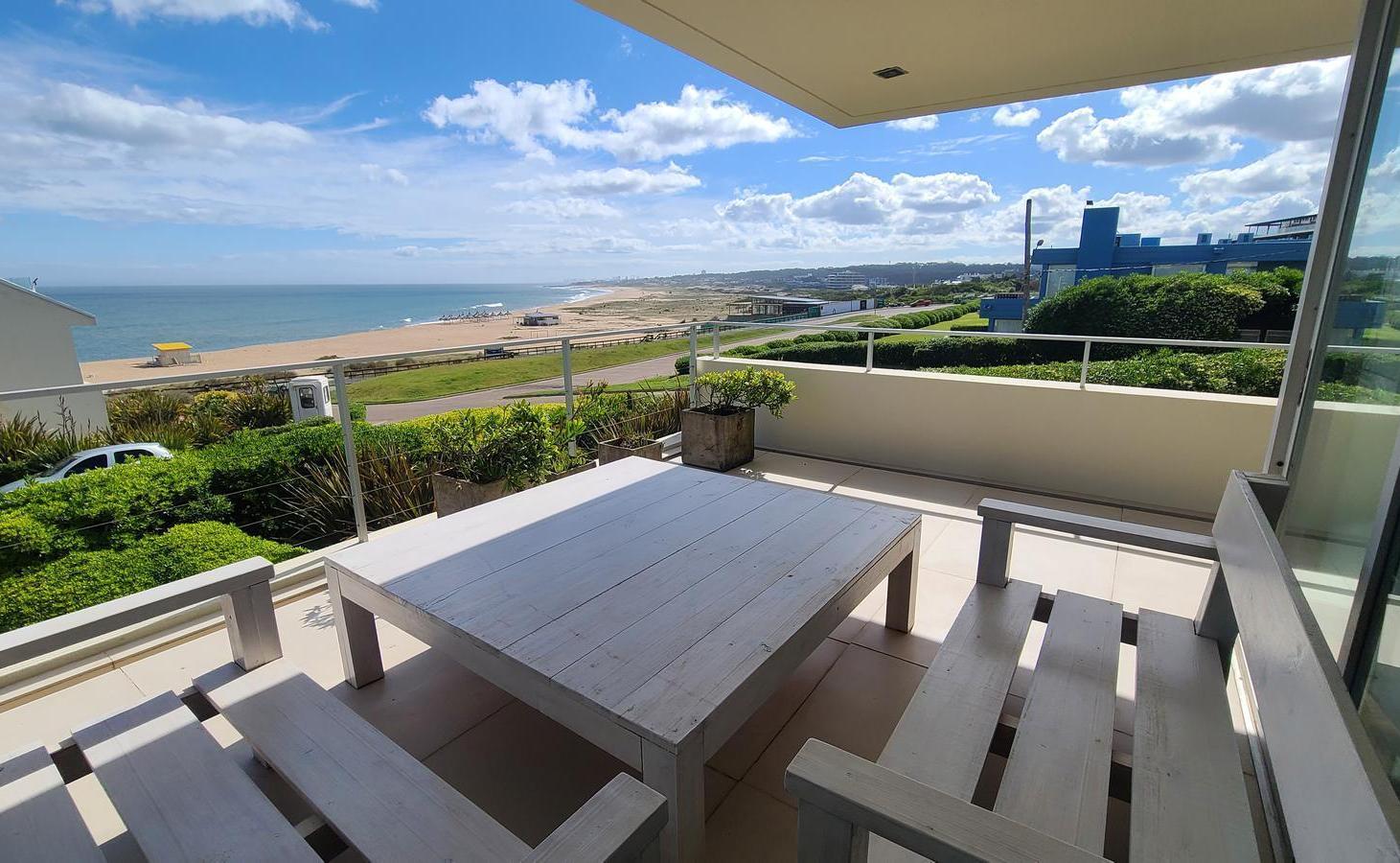 Foto de Moderno Departamento Frente a Playa Bikini en Alquiler, imagen 2