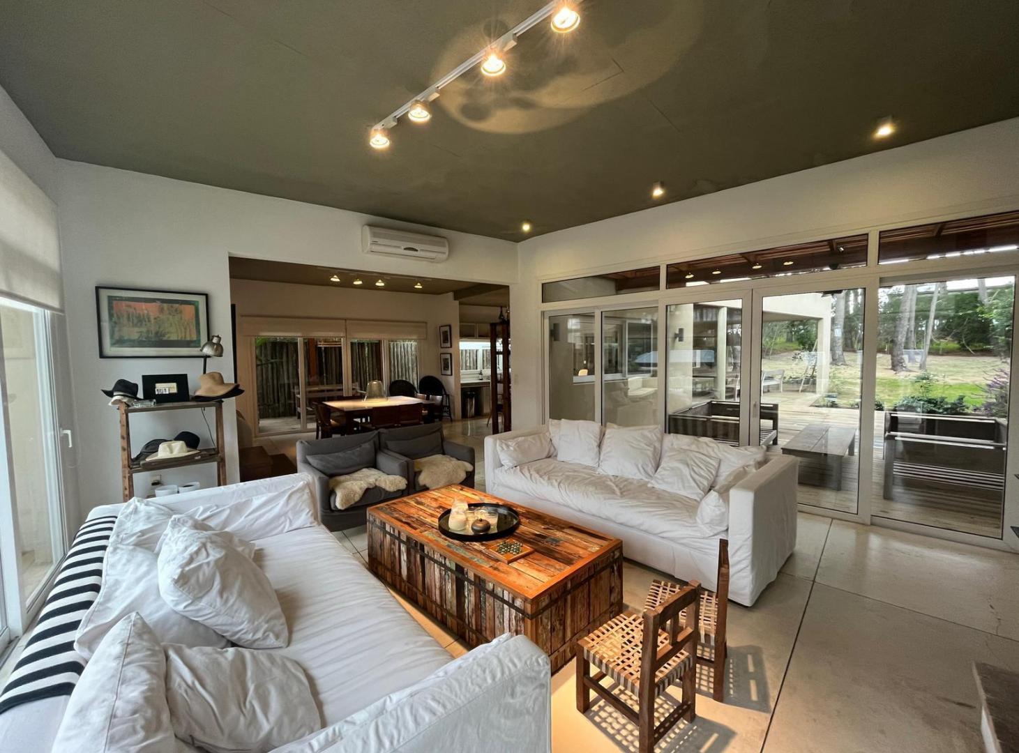 Foto de CASA EN VENTA Y ALQUILER EN JOSE IGNACIO "I15 PINAR", imagen 2