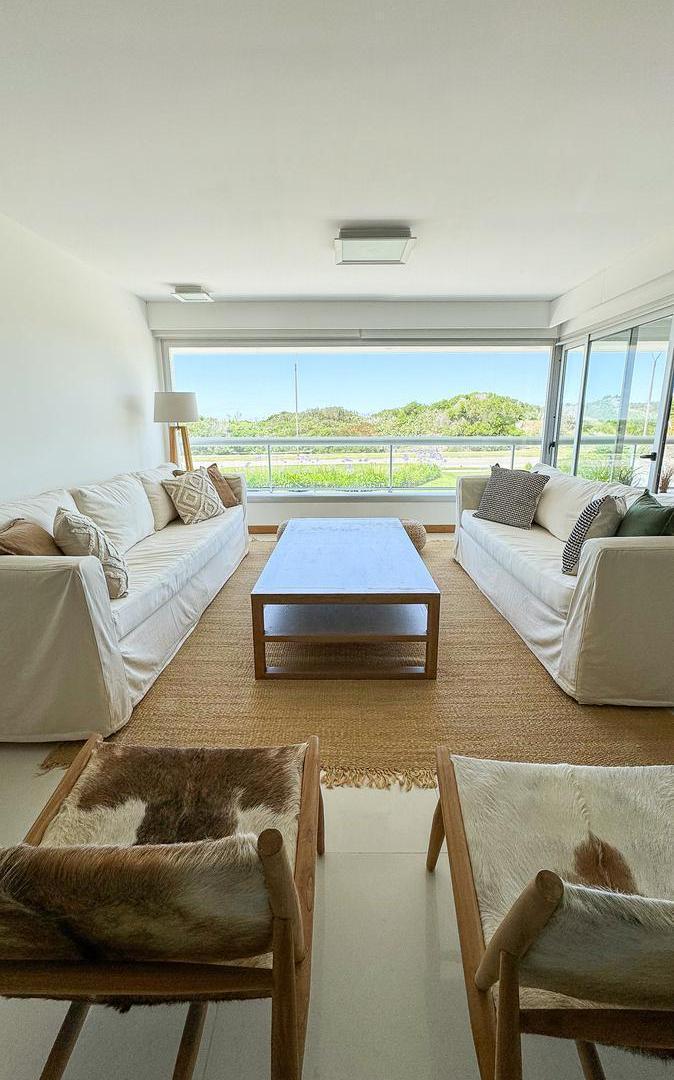 Foto de Moderno Departamento Primera Fila a Playa Brava en Venta - TM6008255, imagen 2
